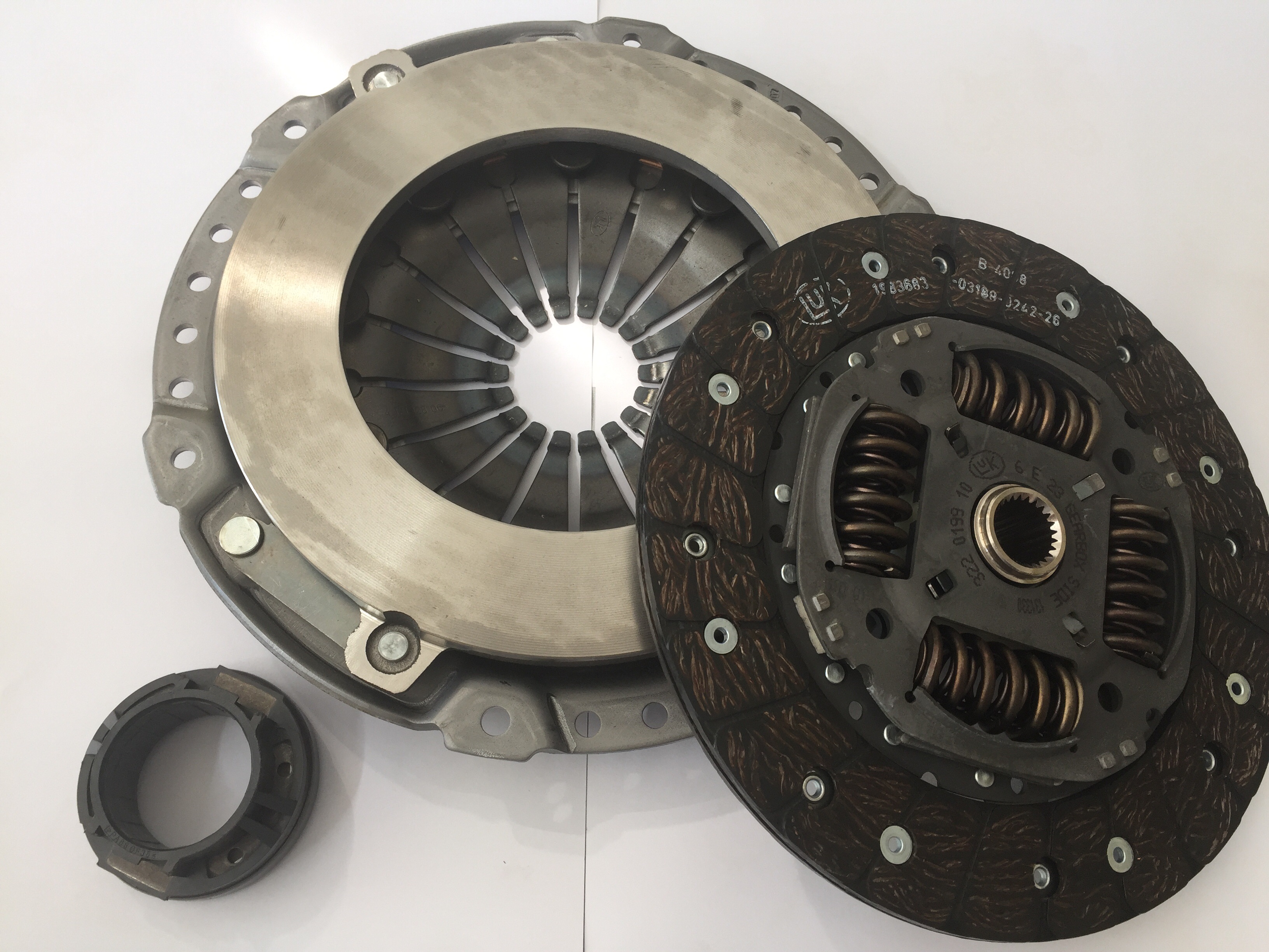 Opel Vectra A için uygun DEBRİYAJ SETİ F18 Şanzıman İçin Vectra A, Vectra B LUK Marka LUK , Tüm Motorlar, X2.0XEV
